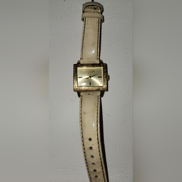 Coach Watch - Picture 2 of 4
